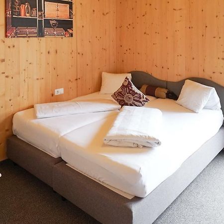 Falken Horst Lienz Bagian luar foto
