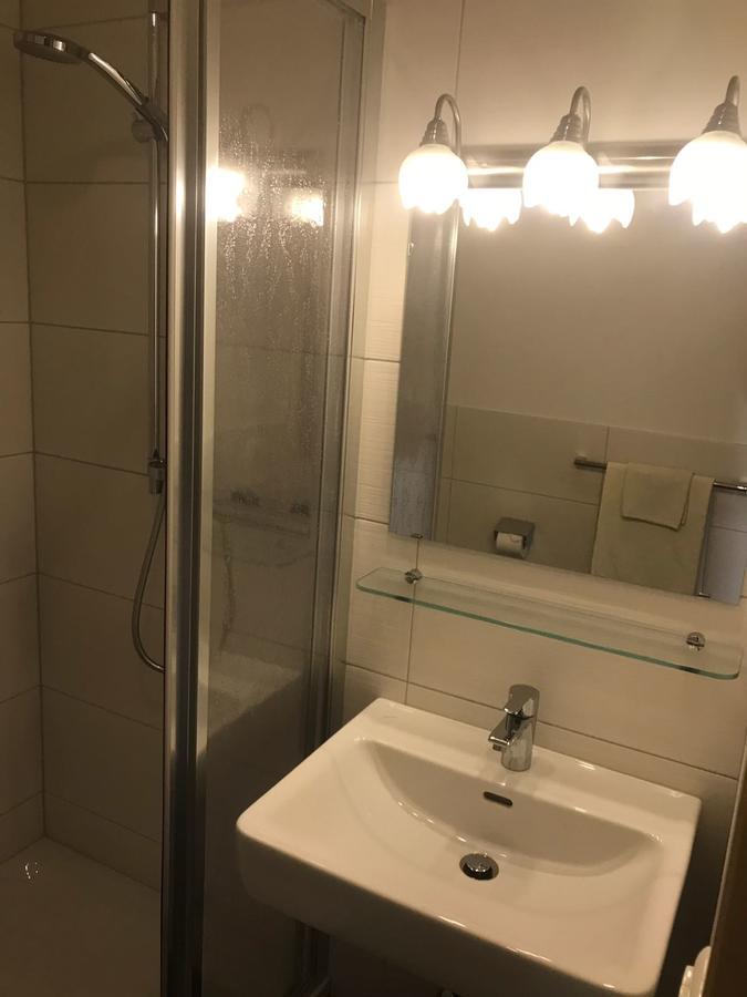 Falken Horst Lienz Bagian luar foto