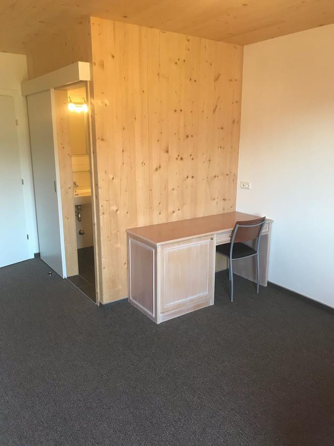 Falken Horst Lienz Bagian luar foto