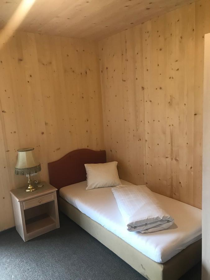 Falken Horst Lienz Bagian luar foto