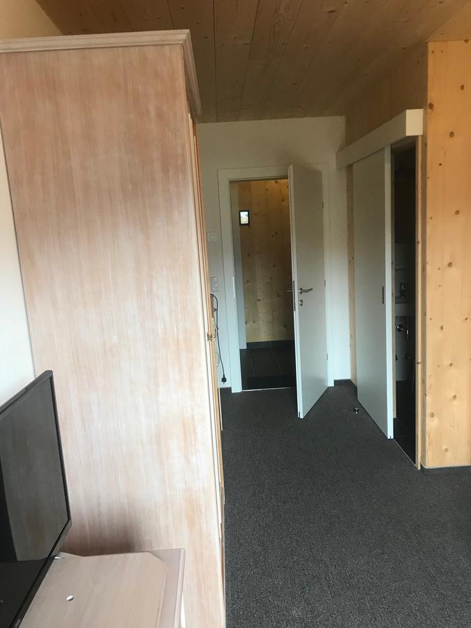 Falken Horst Lienz Bagian luar foto