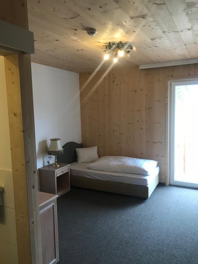 Falken Horst Lienz Bagian luar foto