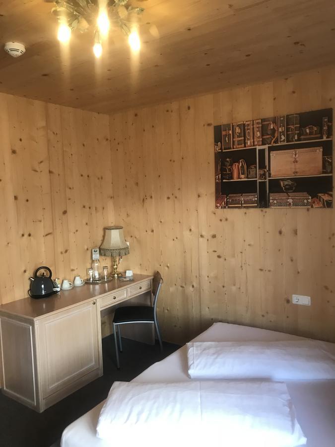 Falken Horst Lienz Bagian luar foto